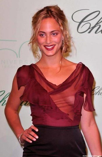 Nora Arnezeder