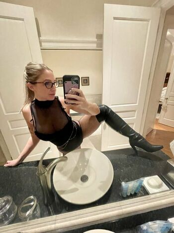 NoraRoseJeanxx