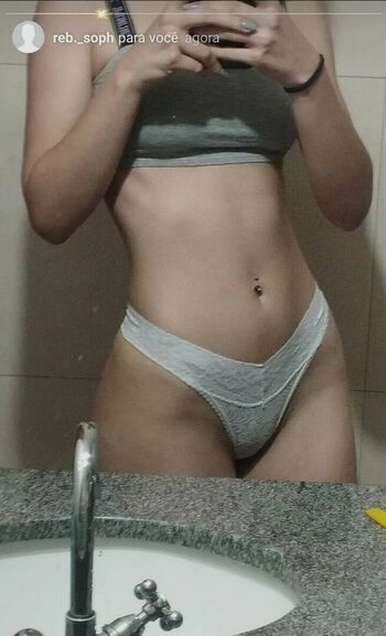Novinhas Com Peitos Pequenos