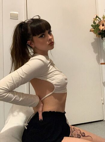 Nude De Laure