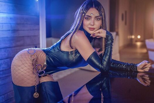 Nyvi Estephan