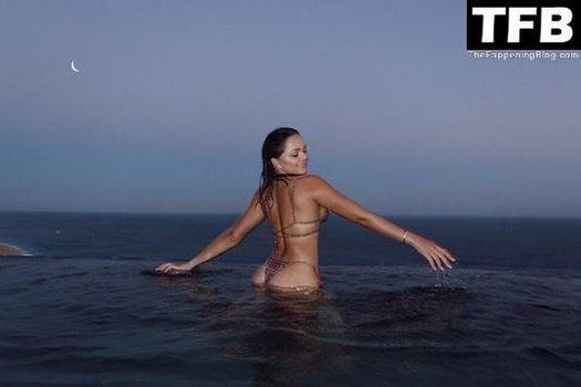Oana Gregory