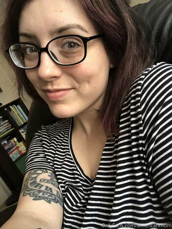 obedientdeviantmom