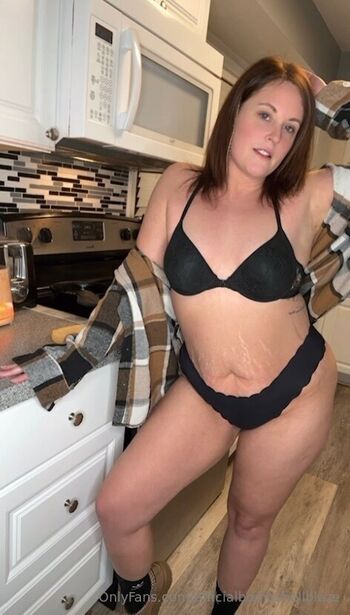 officialbombshellblaze