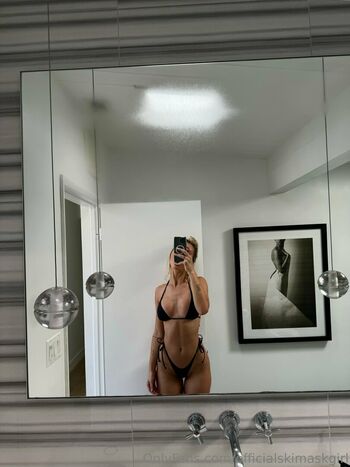 Officialskimaskgirl