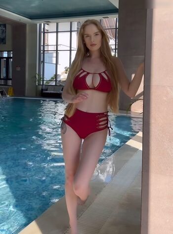 Oksana Neveselaya