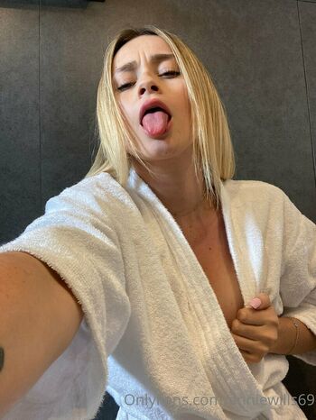 paige_bella