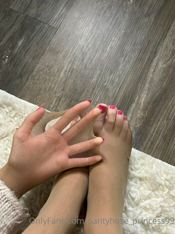 pantyhose_princess99