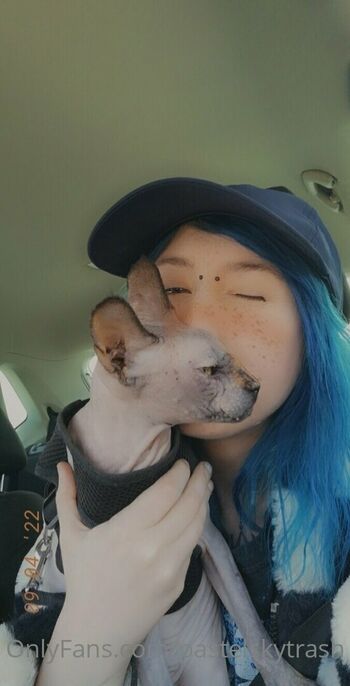 pastelskytrash