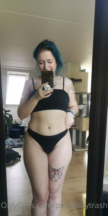 pastelskytrash