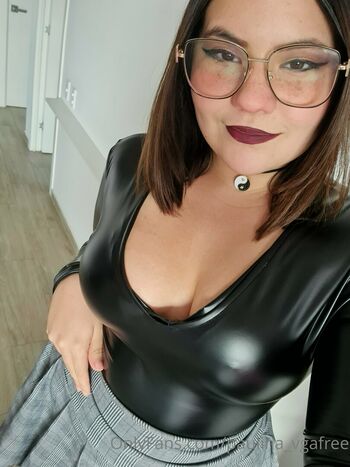 paulina_vgafree
