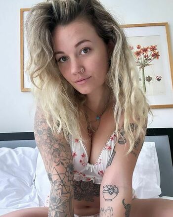 peachy_violett