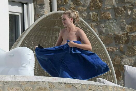 Perrie Edwards