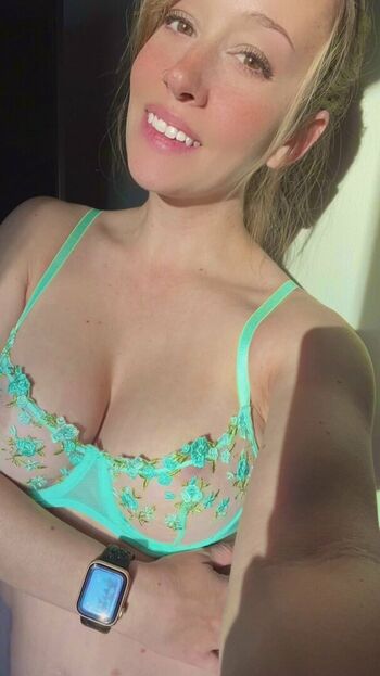 Petite_Vanessa_Summers