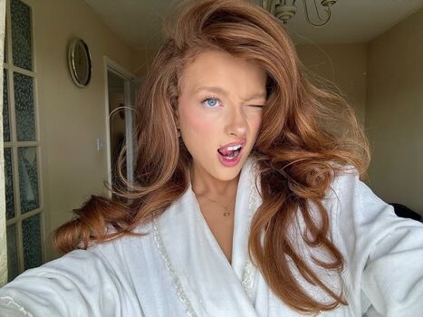 phoebeisginger