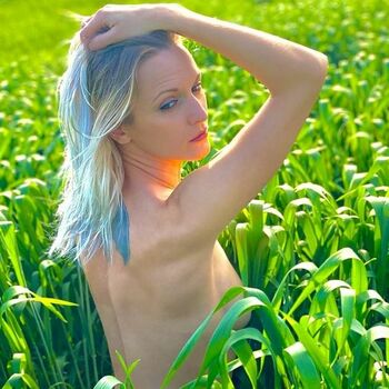pink_princess_on_sky