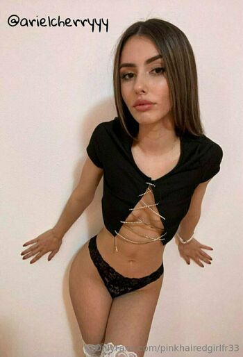 pinkhairedgirlfr33