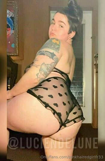 pinkhairedgirlfr33