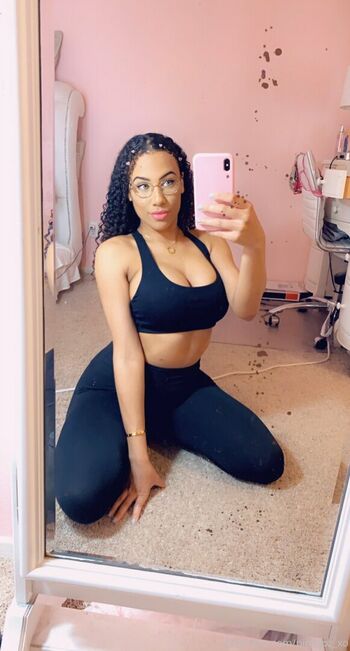 pinklipz_xo