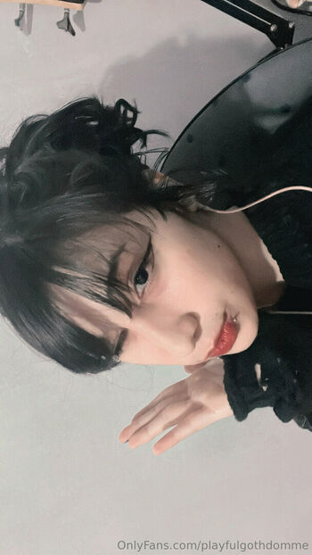 playfulgothdomme