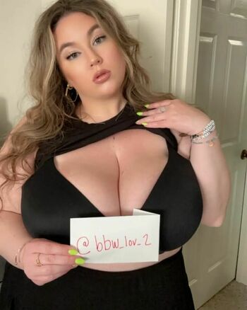 plump_bombshell