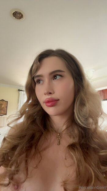 porcelaingoirl