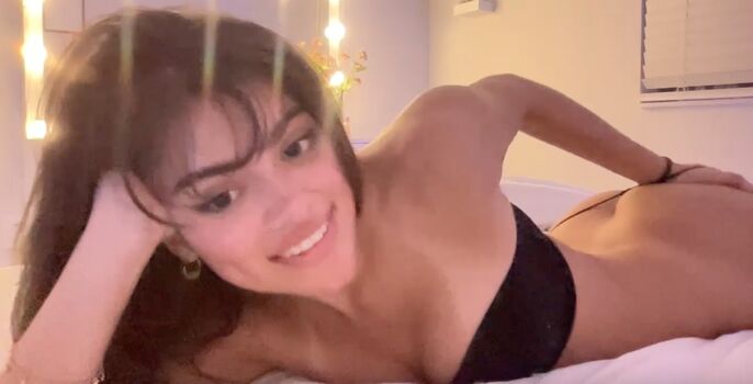 poutyselenaa