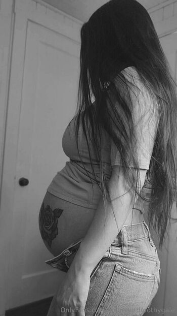 pregnantdorothygale