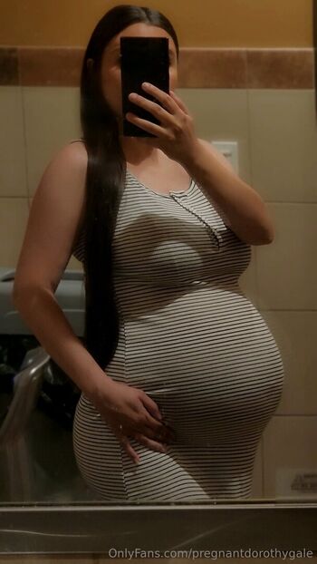 pregnantdorothygale