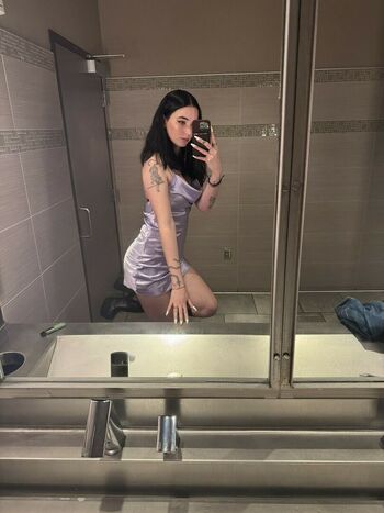 Queen_etimy