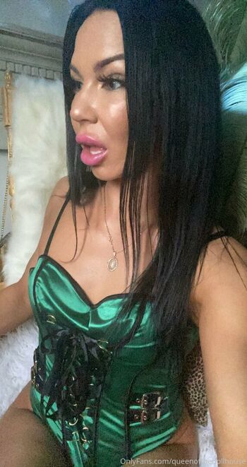 queenofthedollhouse