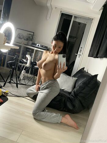 RaeLilBlack