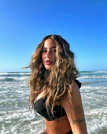 Rafaella Santos
