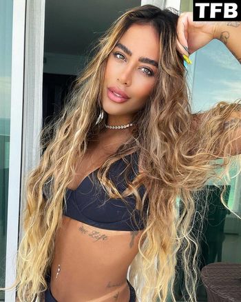 Rafaella Santos