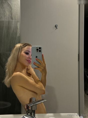raychel_kiss