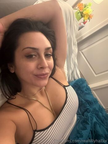 reallillyhallxx