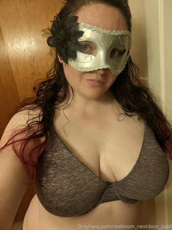 realmom_nextdoor
