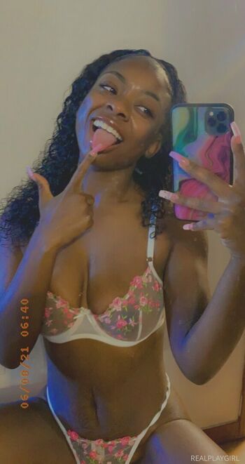 Realplaygirl