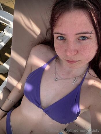 redhead_busty