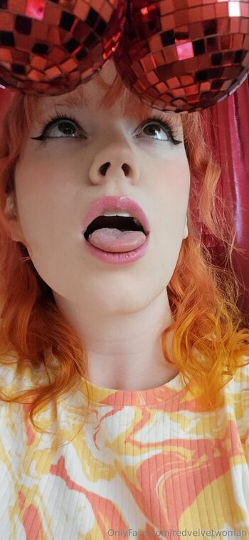 redvelvetwoman
