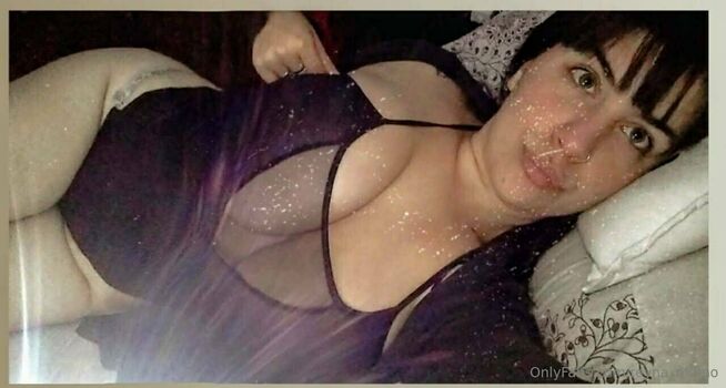 reyna_momo