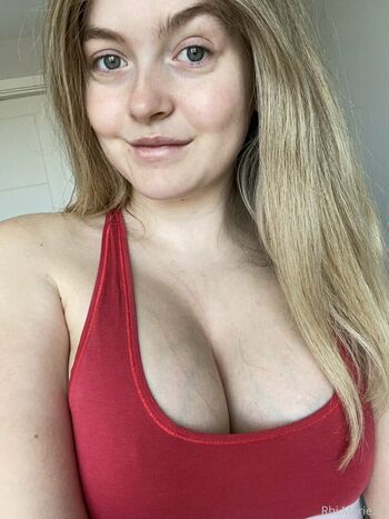 rhimarie_xo