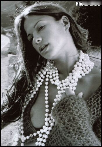 Rhona Mitra