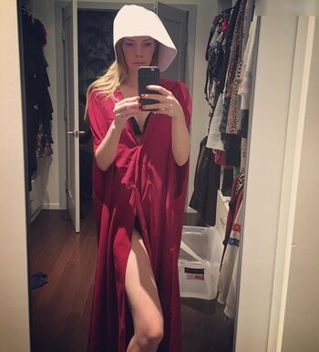 Riki Lindhome