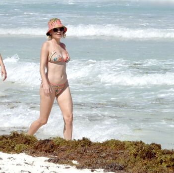 Rose McGowan