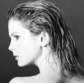 Rose McIver