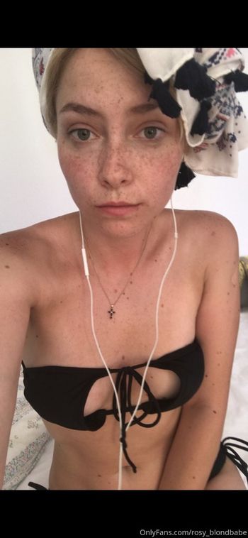 rosy_blondbabe