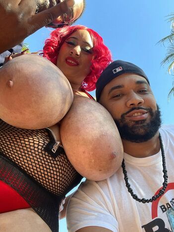 Roxi Red