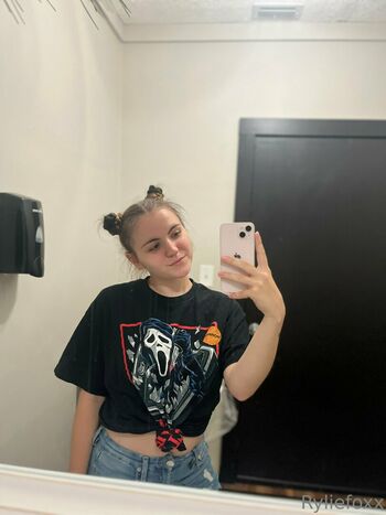 ryliefoxx_free