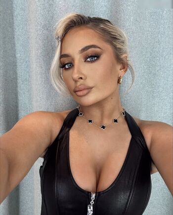 Saffron Barker